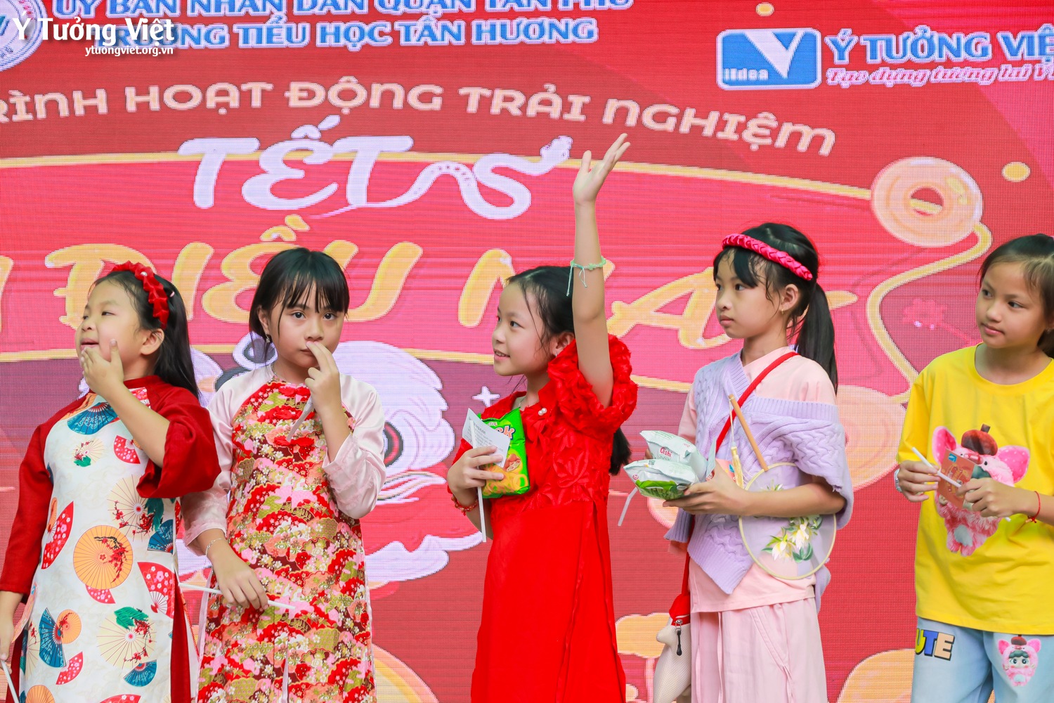 Khép lại hành trình của Tết vạn điều may, sắc xuân còn mãi trong lòng các bạn nhỏ Trường TH Tân Hương