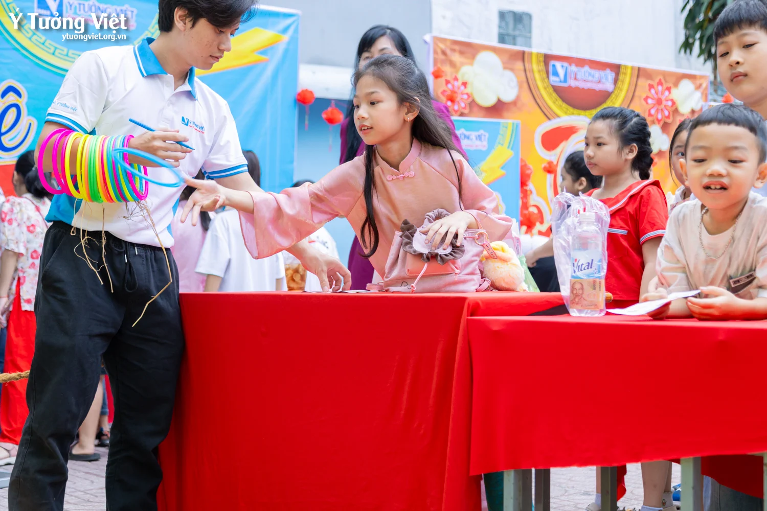 Khi văn hóa truyền thống trở thành trải nghiệm sống động trong trường học với mô hình ngày hội, sân chơi