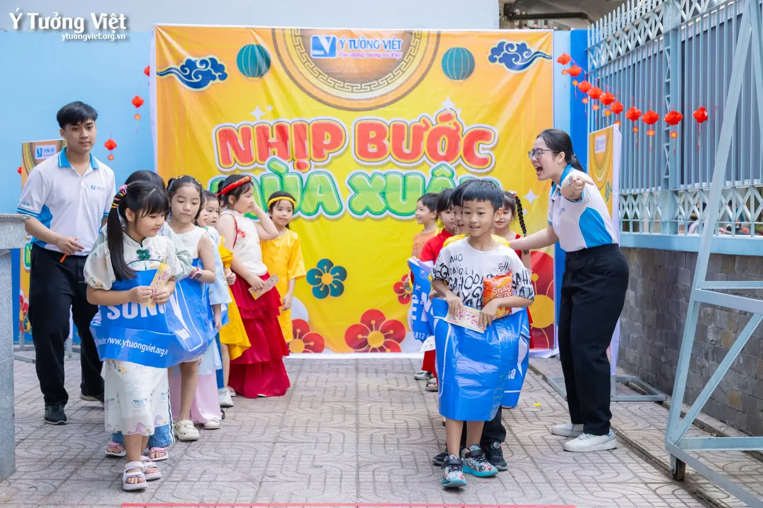 Khi văn hóa truyền thống trở thành trải nghiệm sống động trong trường học với mô hình ngày hội, sân chơi