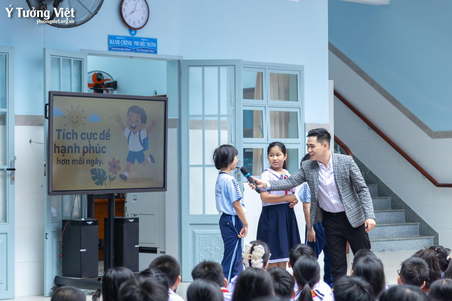 Kỹ năng ứng xử học đường tại TH Lạc Long Quân: Kính yêu thầy cô, thân thiện với bạn bè