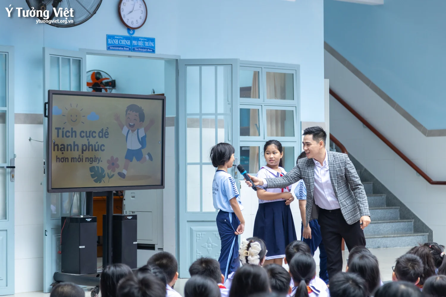 Kỹ năng ứng xử học đường tại TH Lạc Long Quân: Kính yêu thầy cô, thân thiện với bạn bè