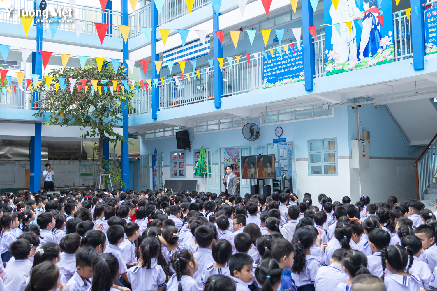 Kỹ năng ứng xử học đường tại TH Lạc Long Quân: Kính yêu thầy cô, thân thiện với bạn bè