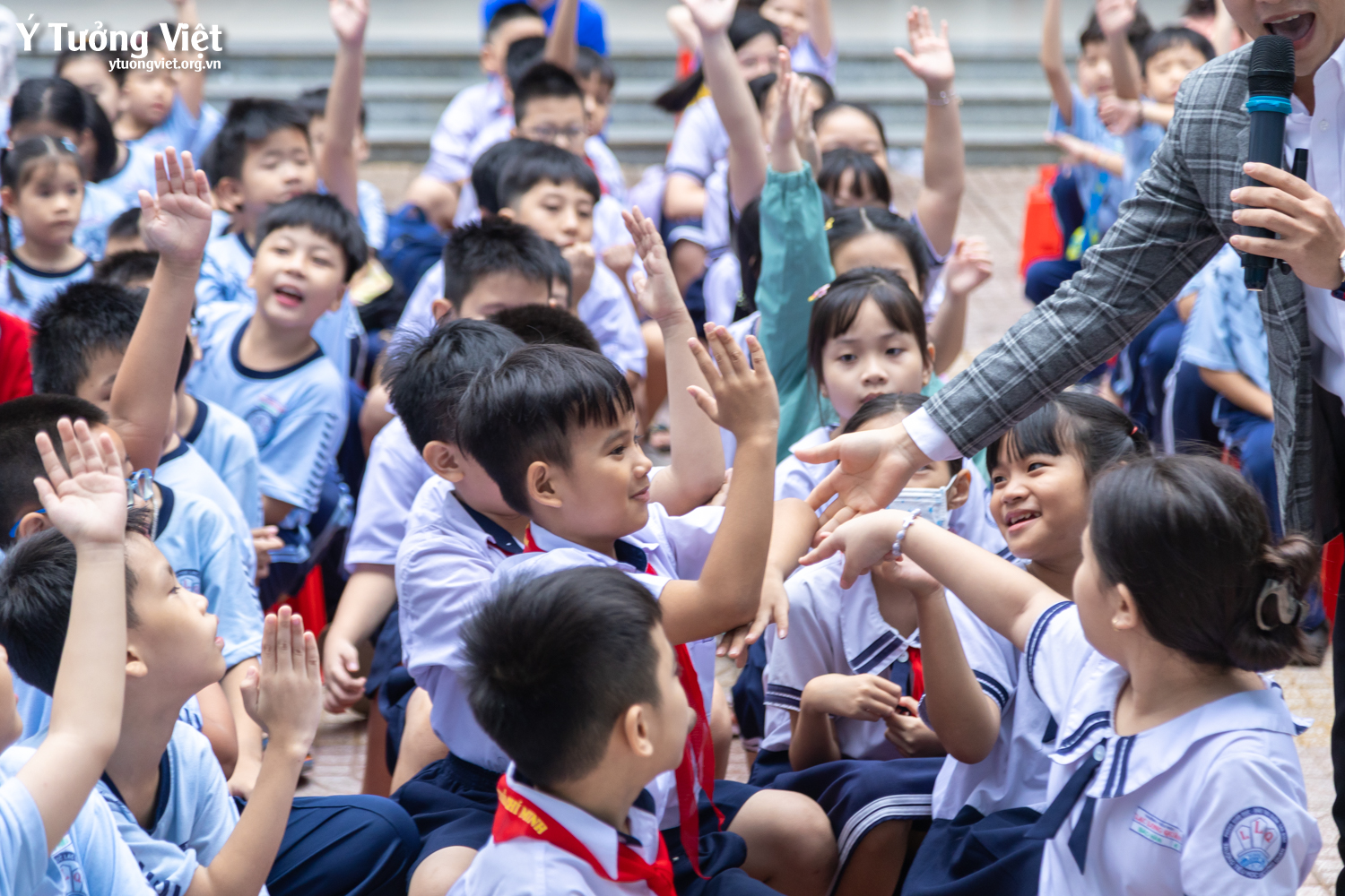 Kỹ năng ứng xử học đường tại TH Lạc Long Quân: Kính yêu thầy cô, thân thiện với bạn bè
