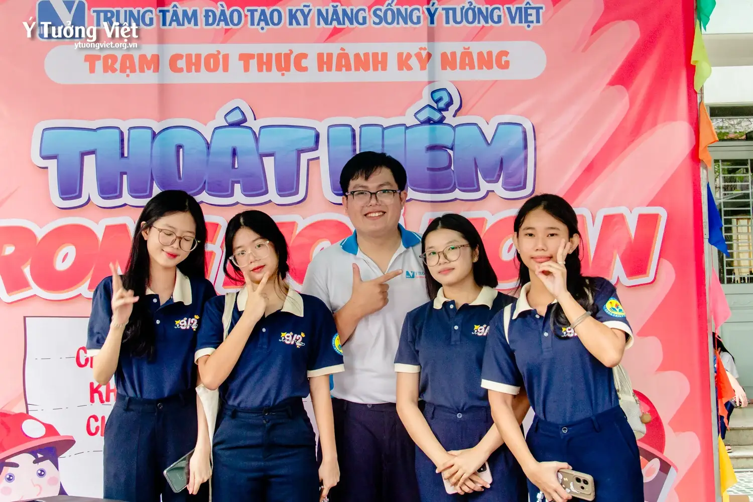 Mang “Kỹ năng Thoát hiểm trong hỏa hoạn” đến cùng các bạn học sinh trường THCS Tùng Thiện Vương