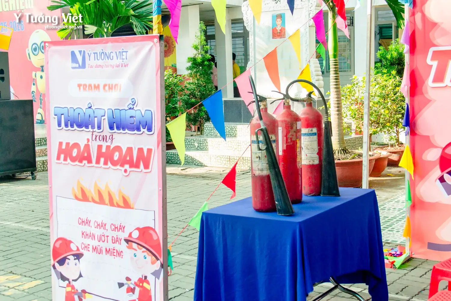 Mang “Kỹ năng Thoát hiểm trong hỏa hoạn” đến cùng các bạn học sinh trường THCS Tùng Thiện Vương