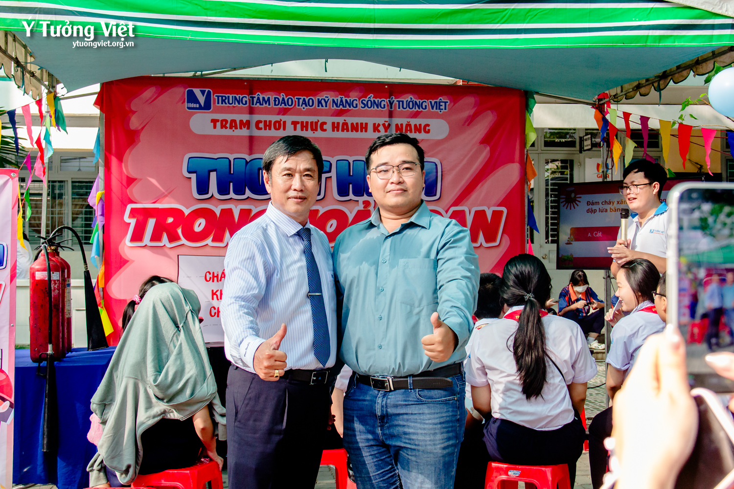 Mang “Kỹ năng Thoát hiểm trong hỏa hoạn” đến cùng các bạn học sinh trường THCS Tùng Thiện Vương