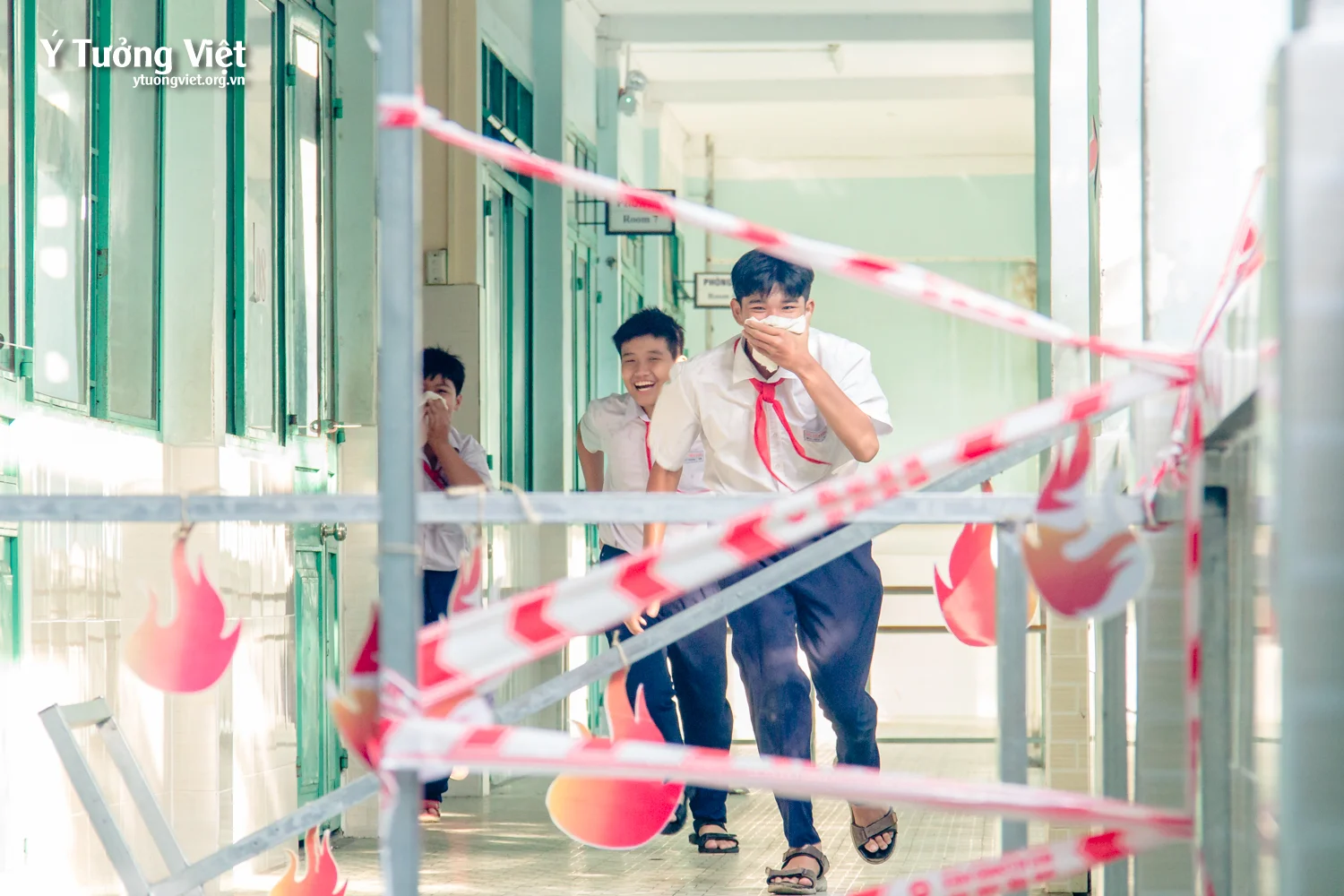 Mang “Kỹ năng Thoát hiểm trong hỏa hoạn” đến cùng các bạn học sinh trường THCS Tùng Thiện Vương