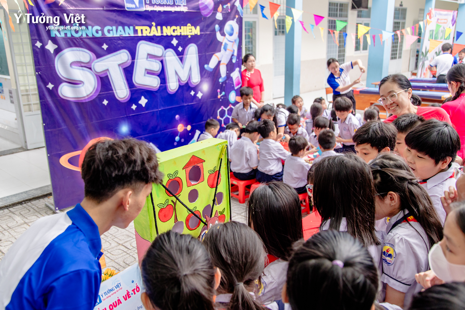 Ngày hội STEM: Mô hình sân chơi học tập đầy cảm hứng cùng Ý Tưởng Việt