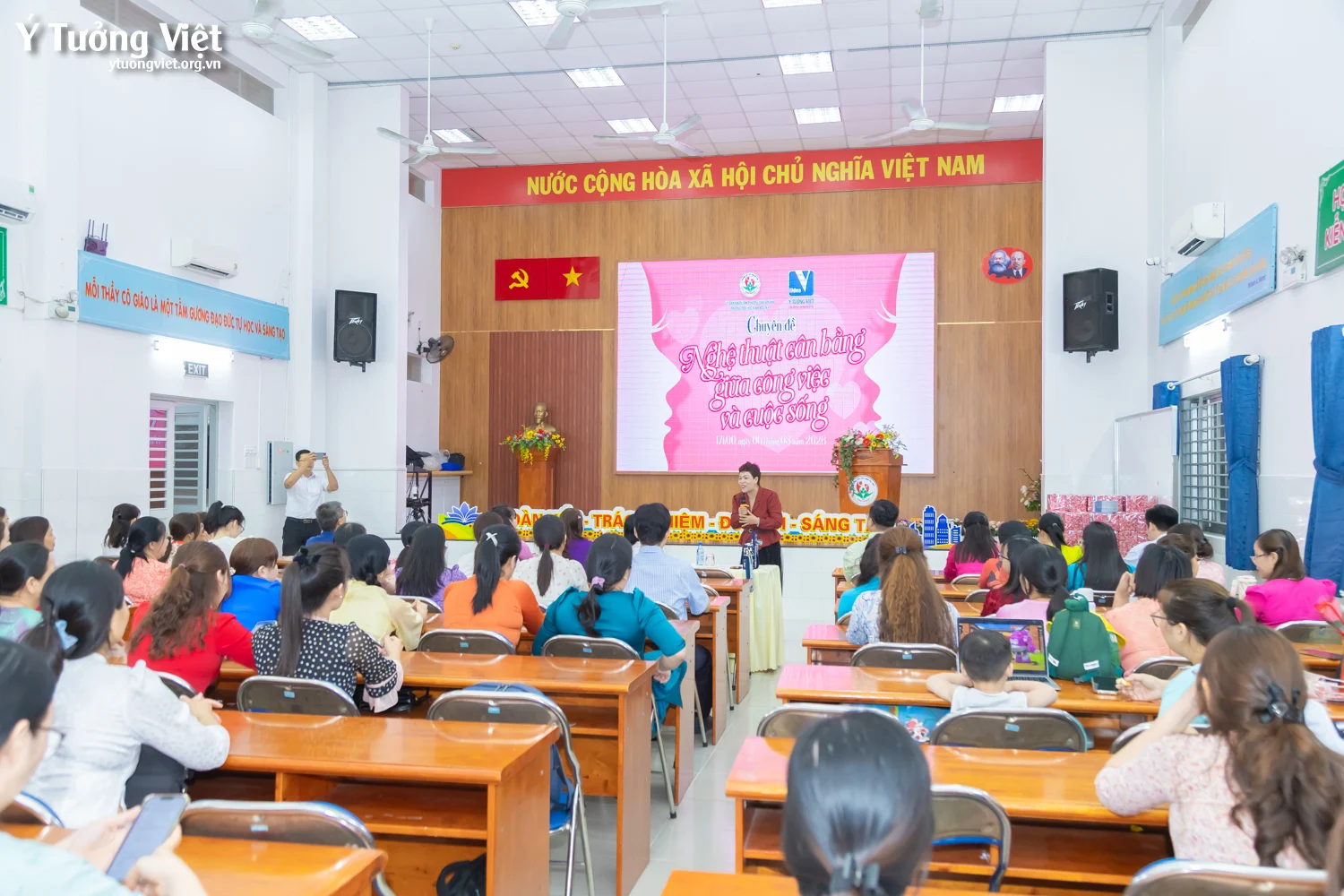 "Nghệ thuật cân bằng công việc và cuộc sống" - Món quà tinh thần ý nghĩa dành tặng giáo viên trường TH Đinh Bộ Lĩnh