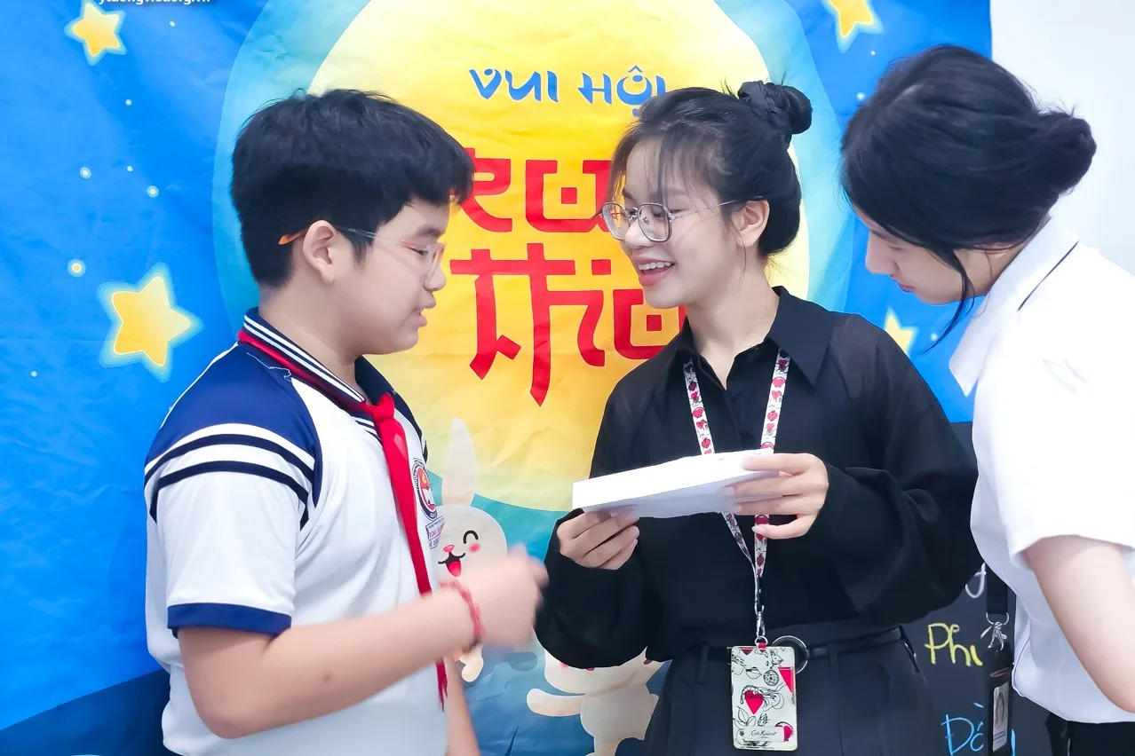 Phòng tâm lý học đường THCS Đoàn Thị Điểm: Ấm áp hoạt động “Trạm ký gửi điều ước” Trung thu