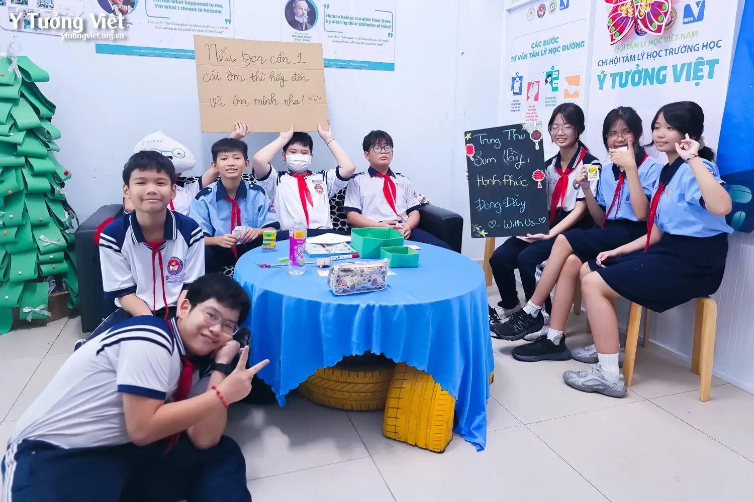 Phòng tâm lý học đường THCS Đoàn Thị Điểm: Ấm áp hoạt động “Trạm ký gửi điều ước” Trung thu