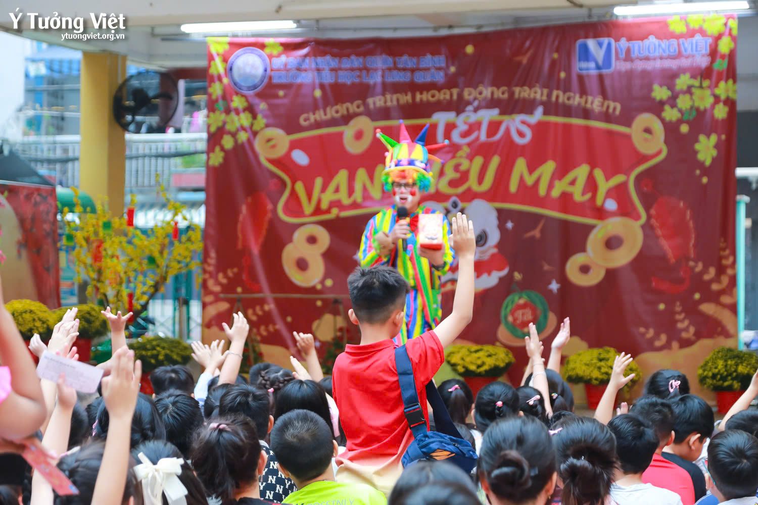 Tết vạn điều may – Check in tại Trường TH Lạc Long Quân