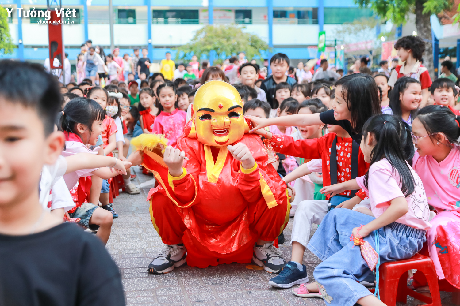“Tết vạn điều may” chào sân ấn tượng ở Trường TH Huỳnh Văn Chính