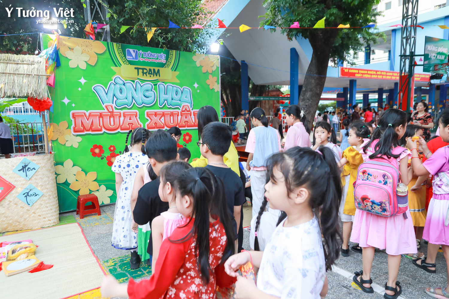 “Tết vạn điều may” chào sân ấn tượng ở Trường TH Huỳnh Văn Chính