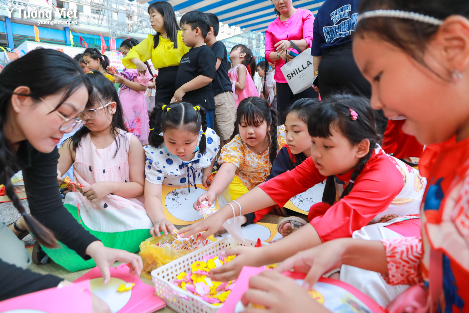 “Tết vạn điều may” chào sân ấn tượng ở Trường TH Huỳnh Văn Chính