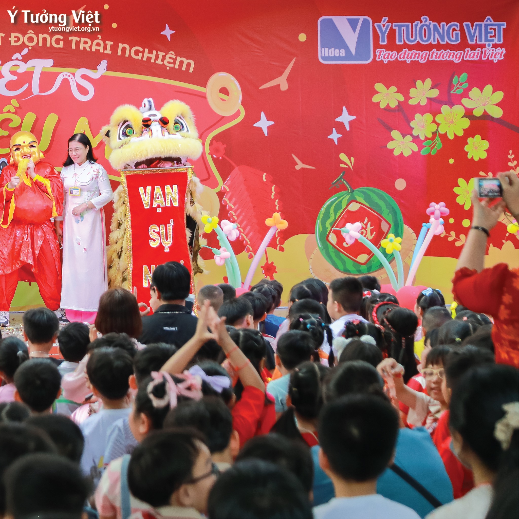 “Tết vạn điều may” chào sân ấn tượng ở Trường TH Huỳnh Văn Chính