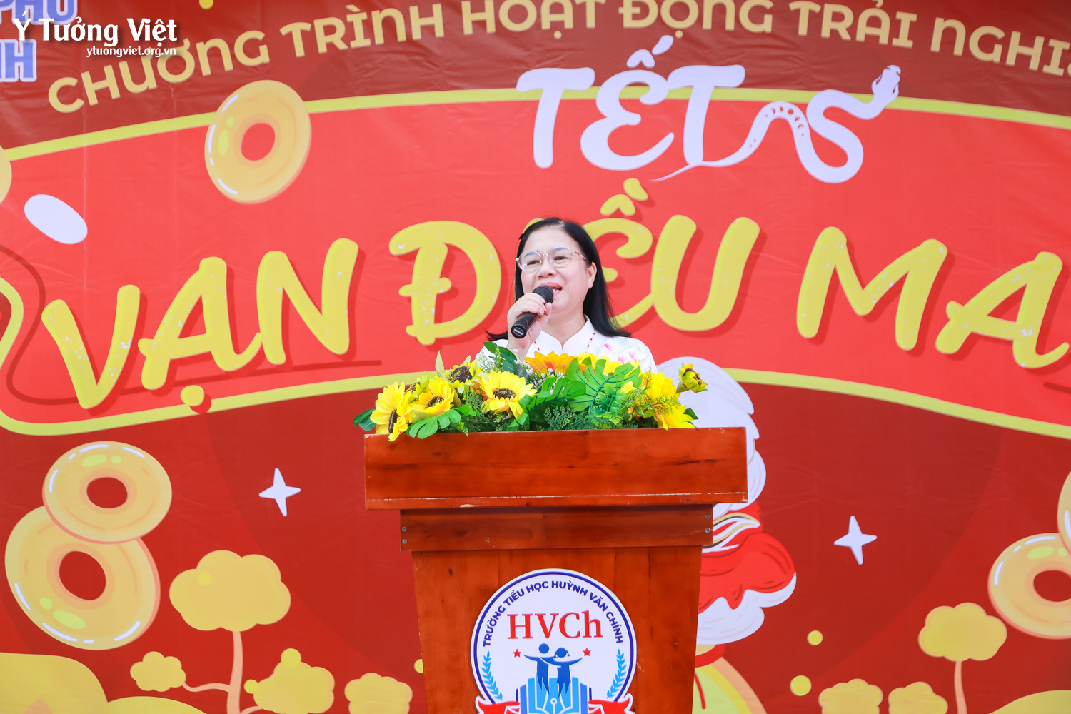 “Tết vạn điều may” chào sân ấn tượng ở Trường TH Huỳnh Văn Chính