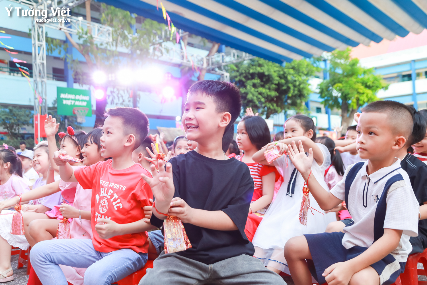 “Tết vạn điều may” chào sân ấn tượng ở Trường TH Huỳnh Văn Chính
