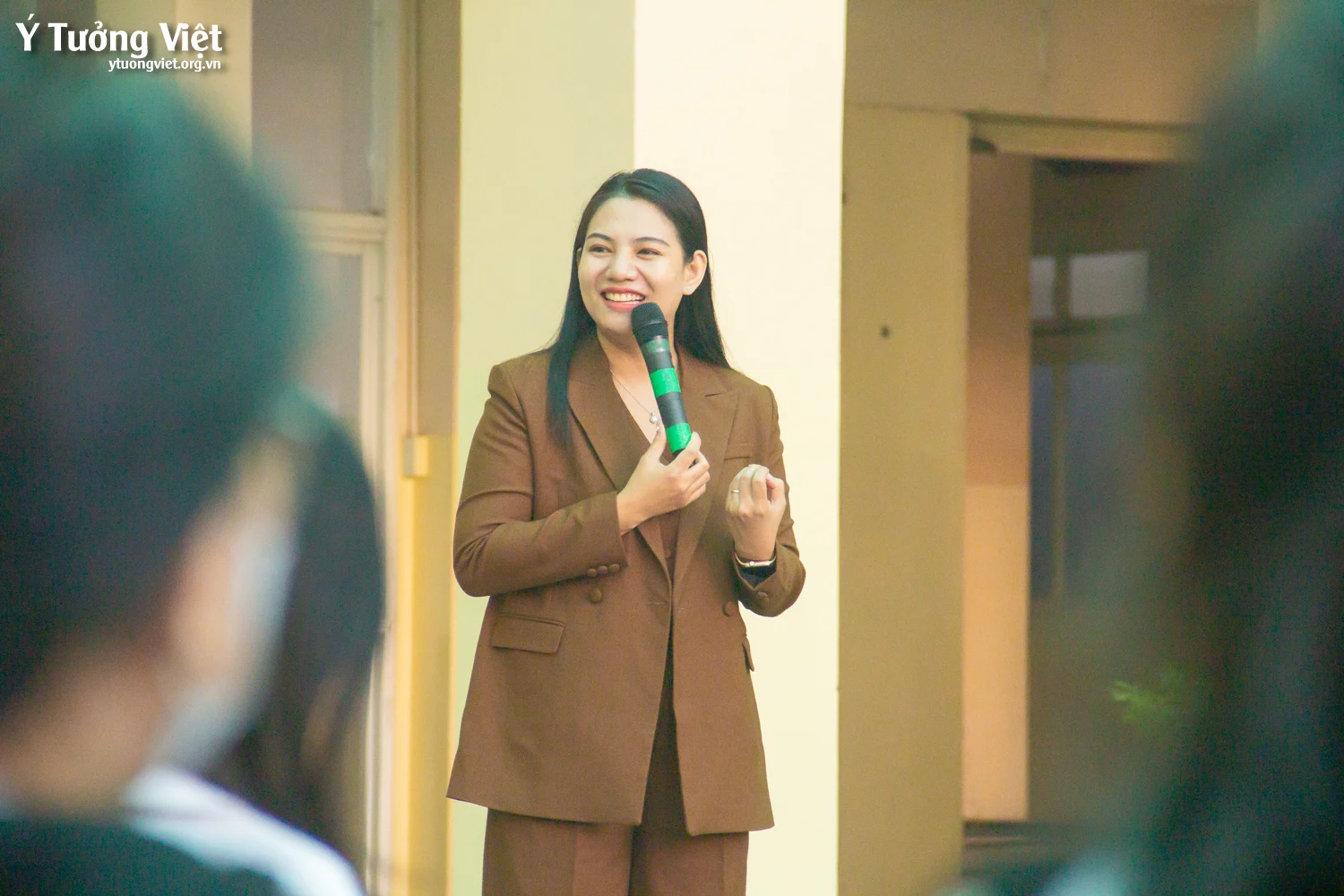 Từ chọn ngành đến chuẩn bị nội lực: hành trình hướng nghiệp bền bỉ của Ý Tưởng Việt cùng HUFLIT