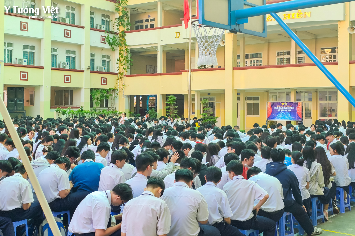 Từ chọn ngành đến chuẩn bị nội lực: hành trình hướng nghiệp bền bỉ của Ý Tưởng Việt cùng HUFLIT