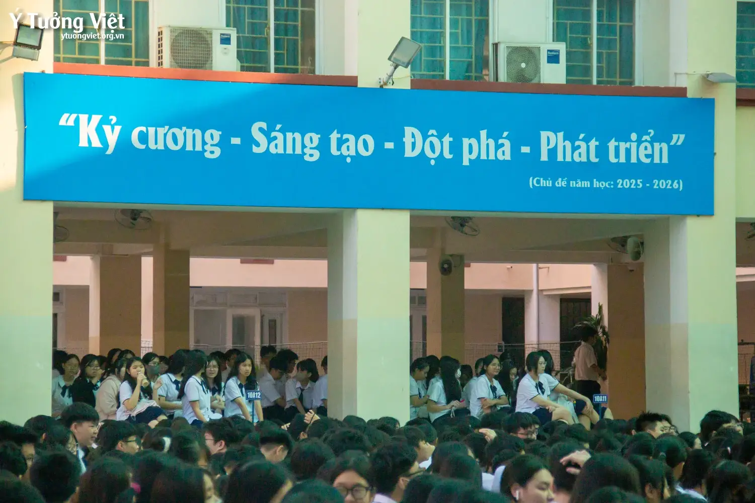 Từ chọn ngành đến chuẩn bị nội lực: hành trình hướng nghiệp bền bỉ của Ý Tưởng Việt cùng HUFLIT
