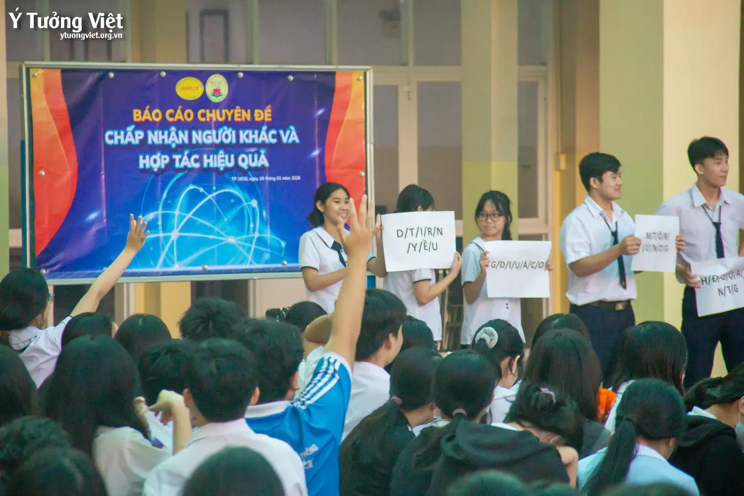 Từ chọn ngành đến chuẩn bị nội lực: hành trình hướng nghiệp bền bỉ của Ý Tưởng Việt cùng HUFLIT