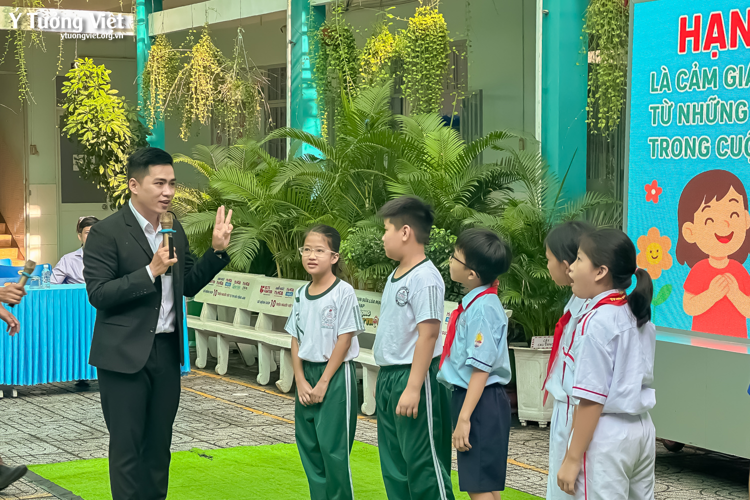 Ứng xử hạnh phúc – Sống tích cực mỗi ngày cùng học sinh Trường Tiểu học Võ Thị Sáu
