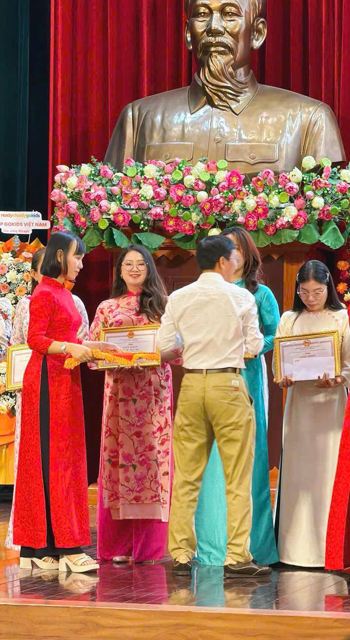 Ý Tưởng Việt vinh danh Cô Lê Thị Thanh Thủy – Giáo viên dạy giỏi cấp thành phố năm 2026