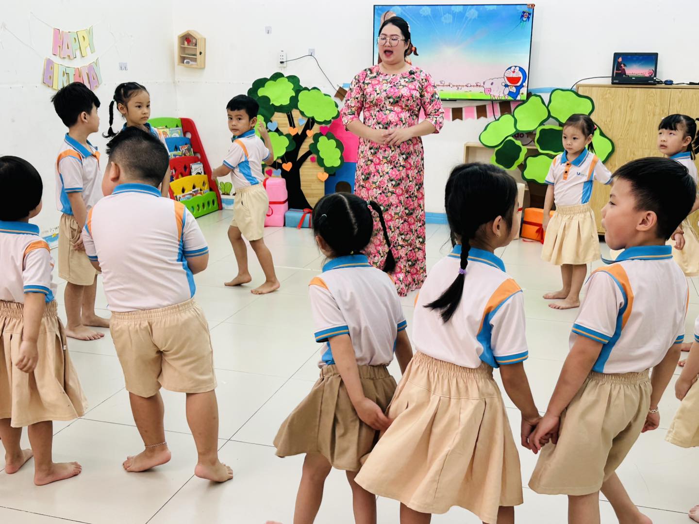 Ý Tưởng Việt vinh danh Cô Lê Thị Thanh Thủy – Giáo viên dạy giỏi cấp thành phố năm 2026