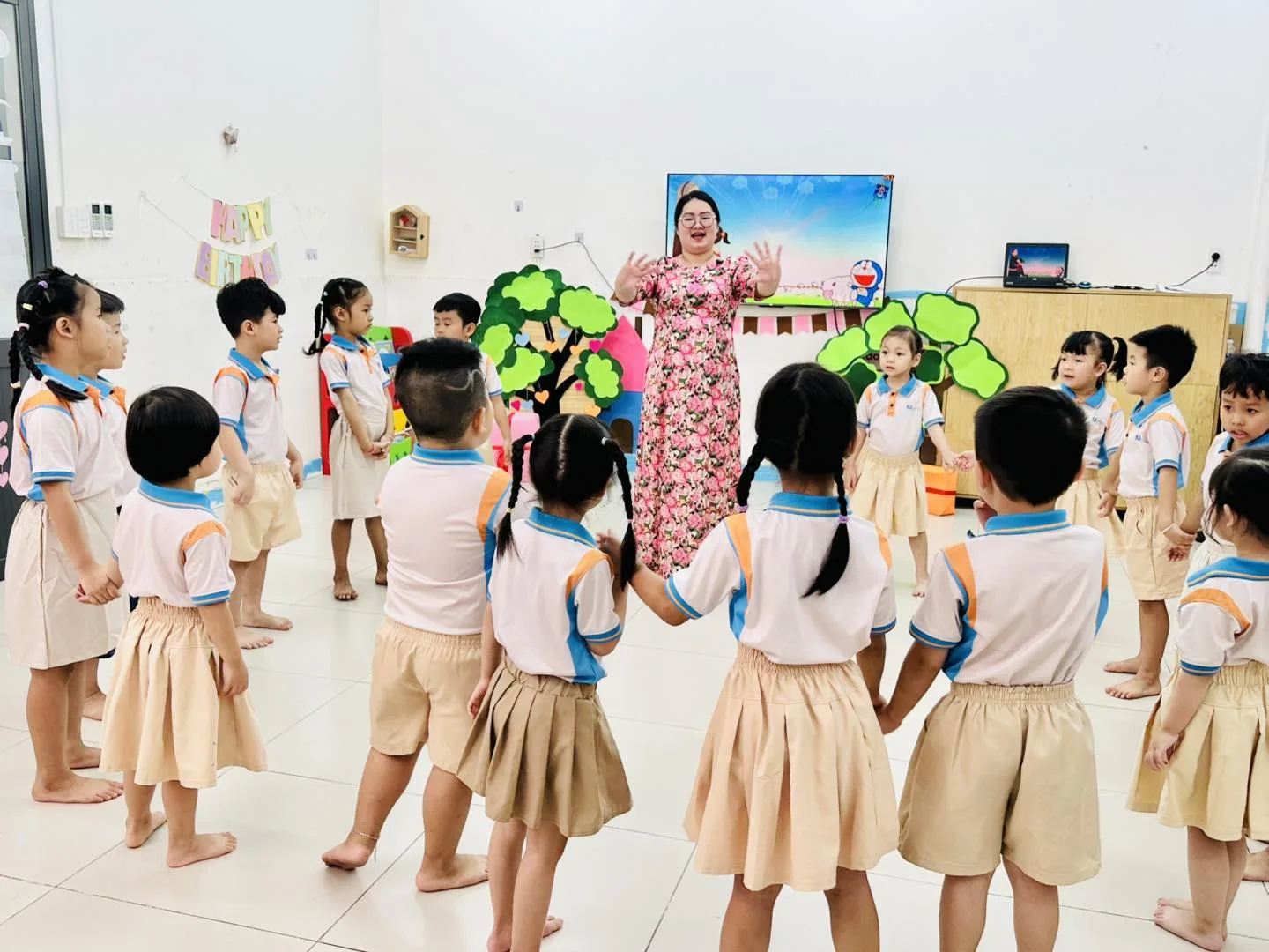 Ý Tưởng Việt vinh danh Cô Lê Thị Thanh Thủy – Giáo viên dạy giỏi cấp thành phố năm 2026