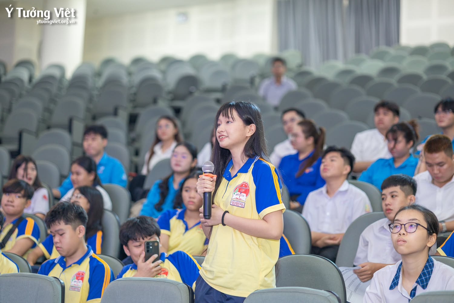 Hoạt động hướng nghiệp tại HUFLIT Campus Tour 2026 cùng Ý Tưởng Việt