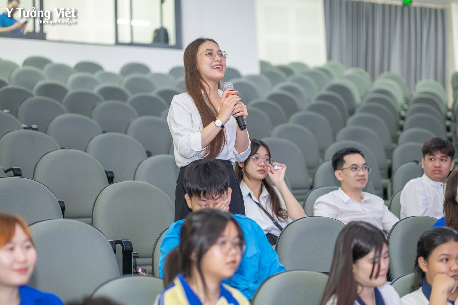 Hoạt động hướng nghiệp tại HUFLIT Campus Tour 2026 cùng Ý Tưởng Việt