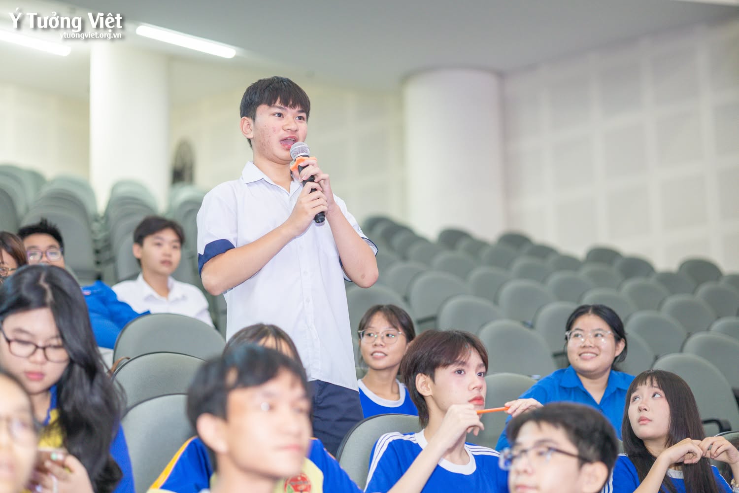 Hoạt động hướng nghiệp tại HUFLIT Campus Tour 2026 cùng Ý Tưởng Việt