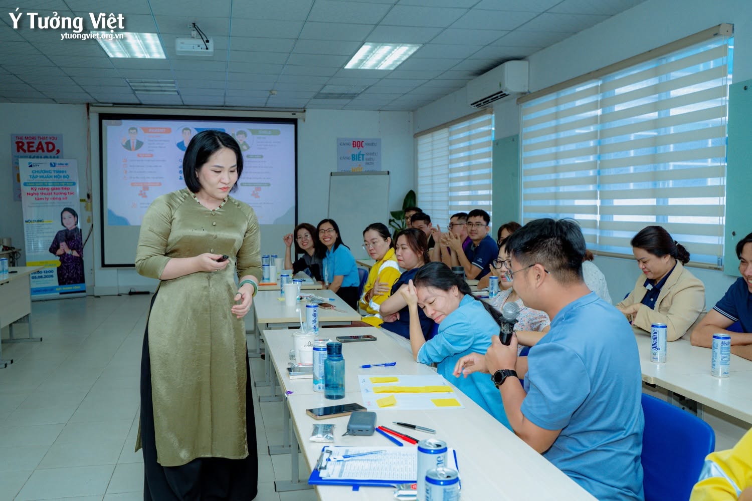 Kỹ năng giao tiếp công sở: Ý Tưởng Việt đồng hành đào tạo nội bộ tại SITV
