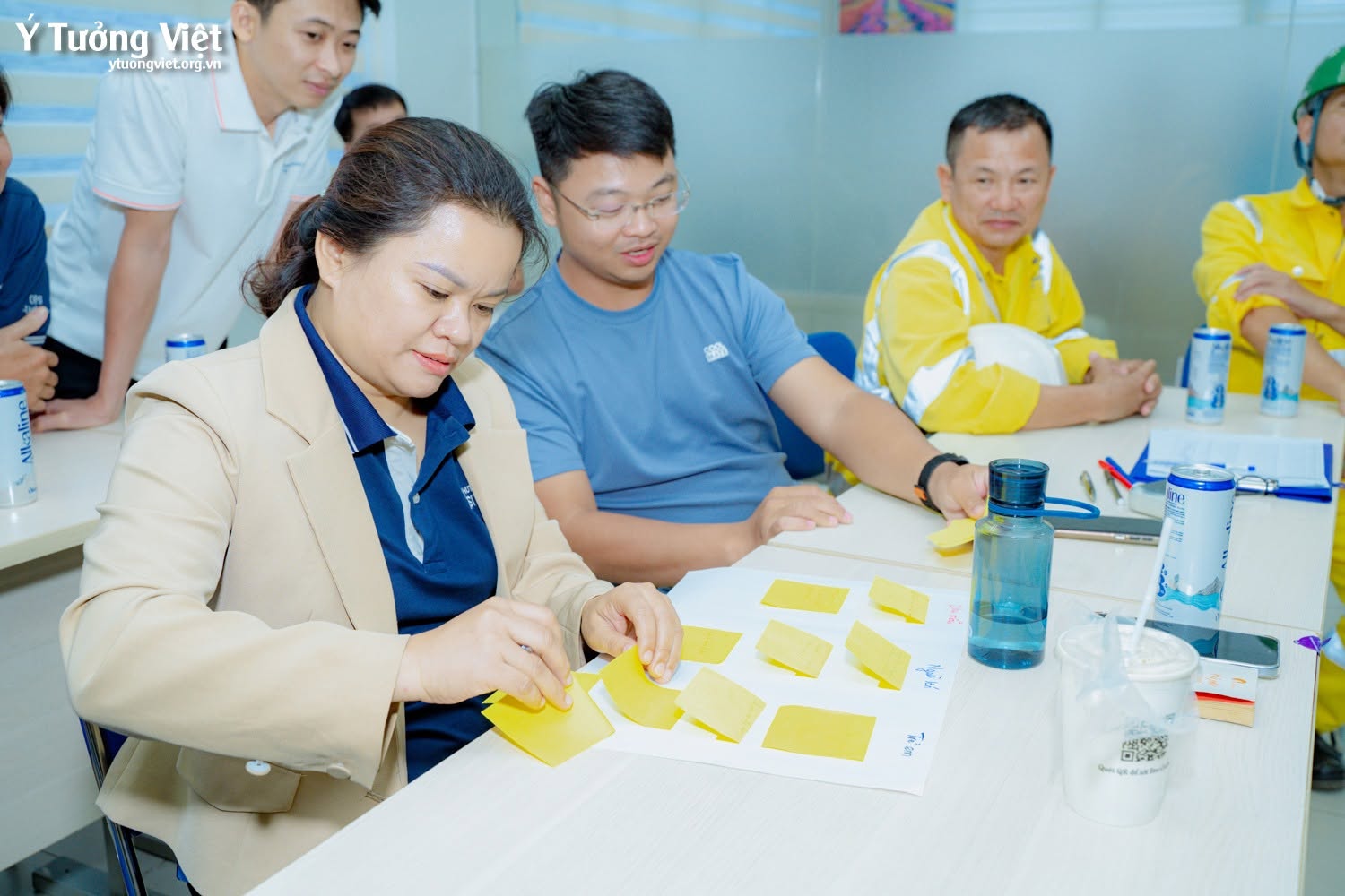Kỹ năng giao tiếp công sở: Ý Tưởng Việt đồng hành đào tạo nội bộ tại SITV