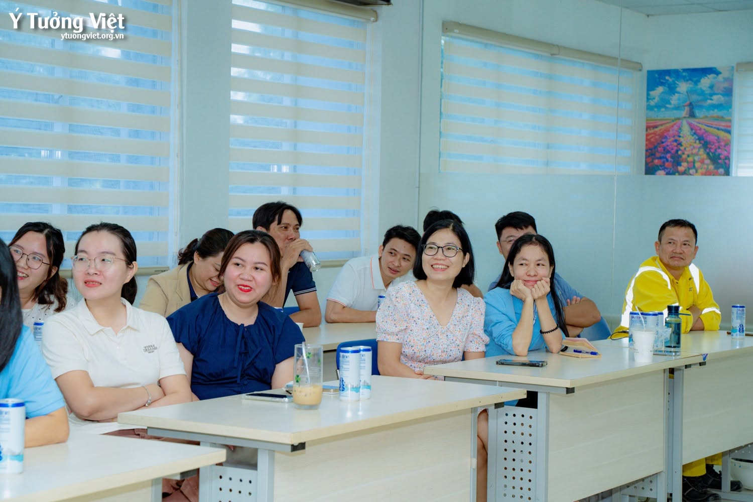Kỹ năng giao tiếp công sở: Ý Tưởng Việt đồng hành đào tạo nội bộ tại SITV