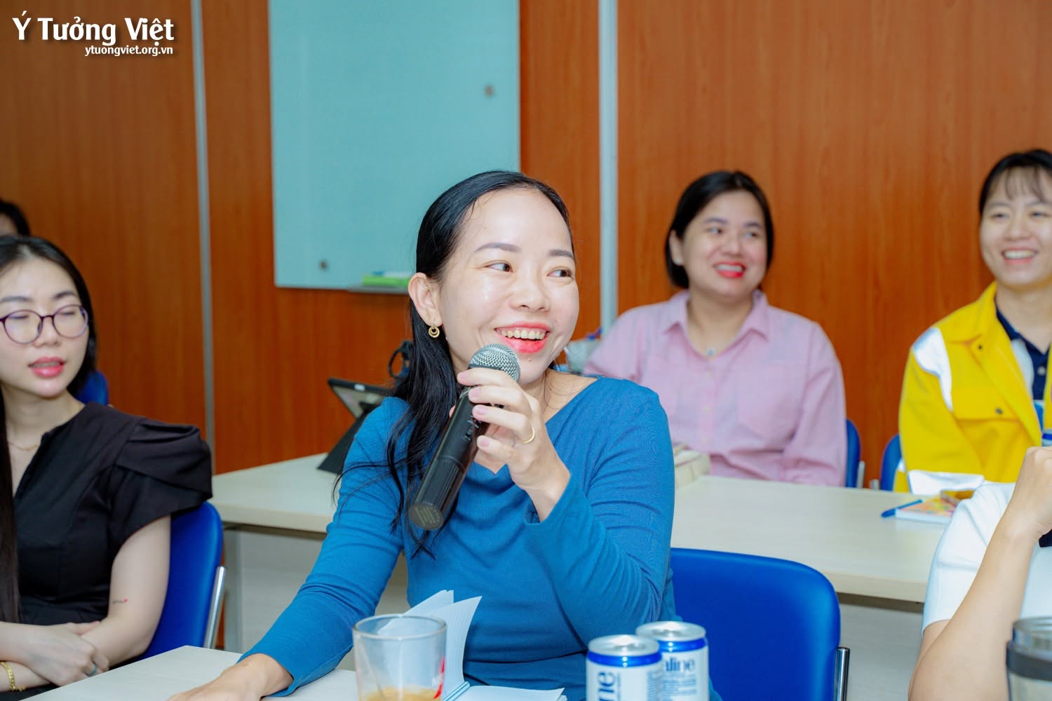 Kỹ năng giao tiếp công sở: Ý Tưởng Việt đồng hành đào tạo nội bộ tại SITV