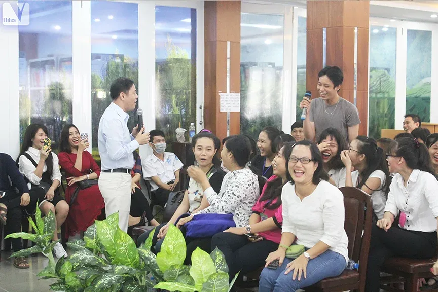 Cao đẳng Kinh tế TPHCM - Chương trình giao lưu và giới thiệu sách 'Nhỏ ơi!'