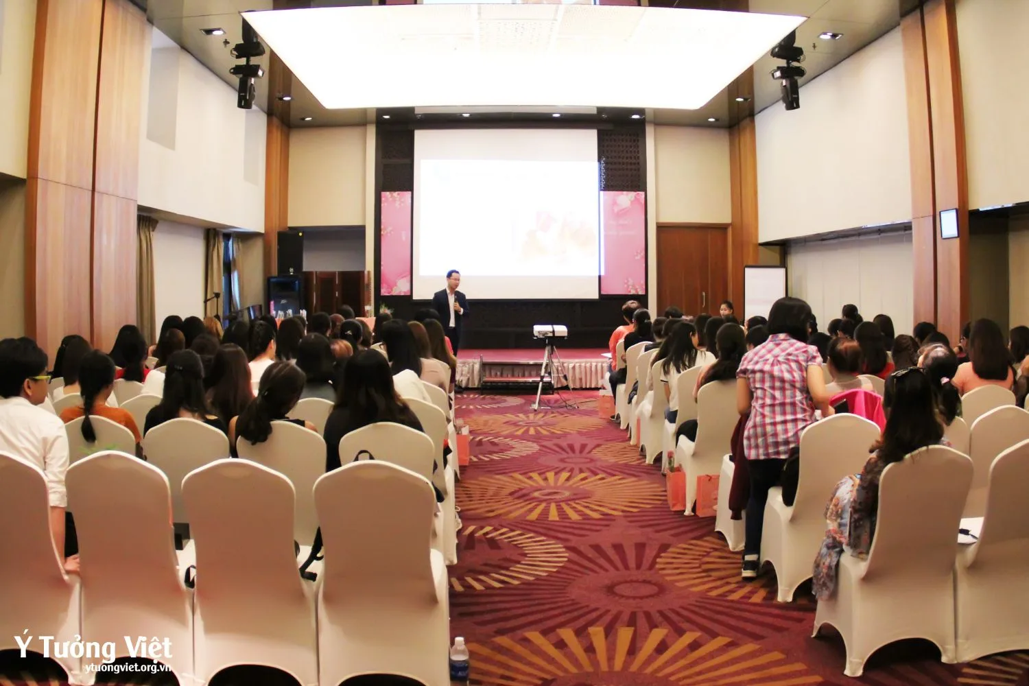 Lazada Việt Nam - Chuyên đề tâm lý Đàn ông sao hỏa - Đà bà sao kim
