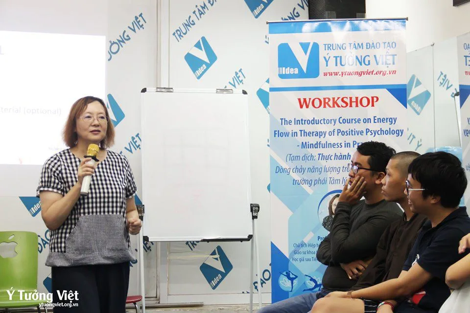 Ý Tưởng Việt mời nữ Giáo sư Tâm lý học Đài Loan Tina Huang chia sẻ về Ứng dụng Tâm lý học Tích cực