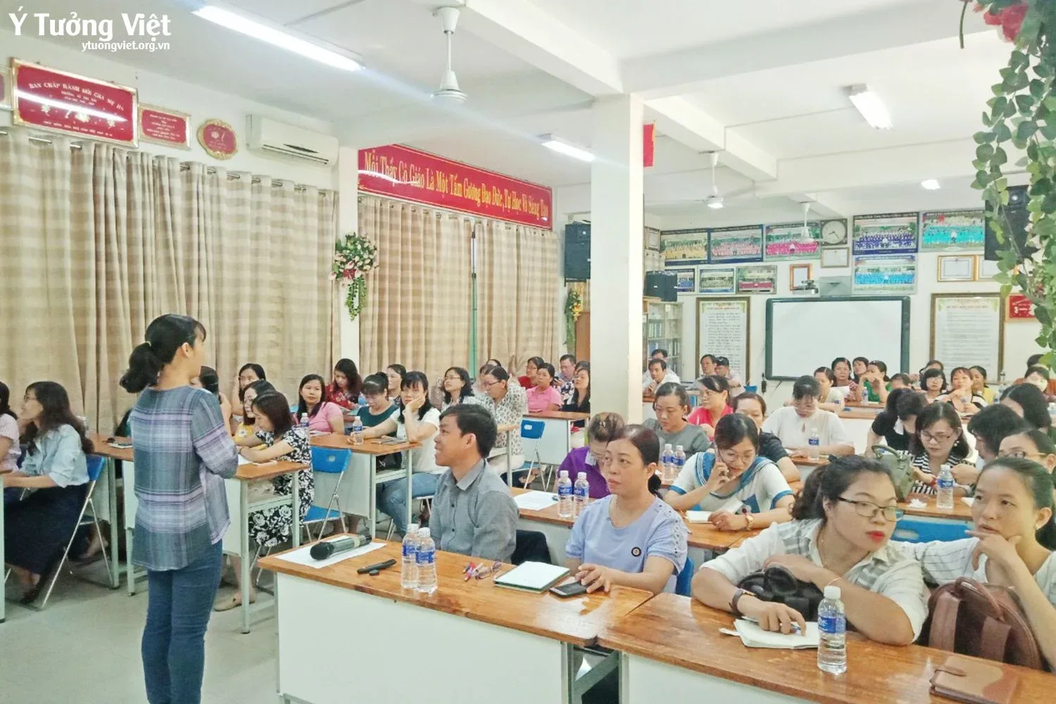 TH Võ Thị Sáu - Báo cáo chuyên đề: Giáo viên hạnh phúc