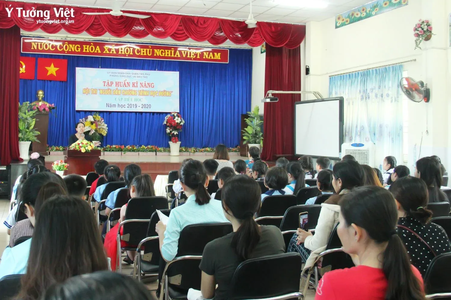 Ý TƯỞNG VIỆT TẬP HUẤN KĨ NĂNG DÀNH CHO HỘI THI NGƯỜI DẪN CHƯƠNG TRÌNH HỌC ĐƯỜNG