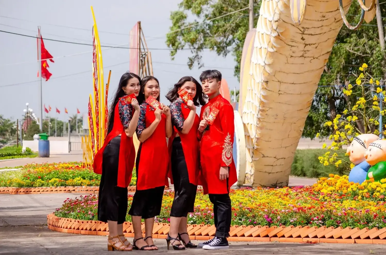GS. TS Huỳnh Văn Sơn: Làm sao để đừng nhạt, đừng phai...?