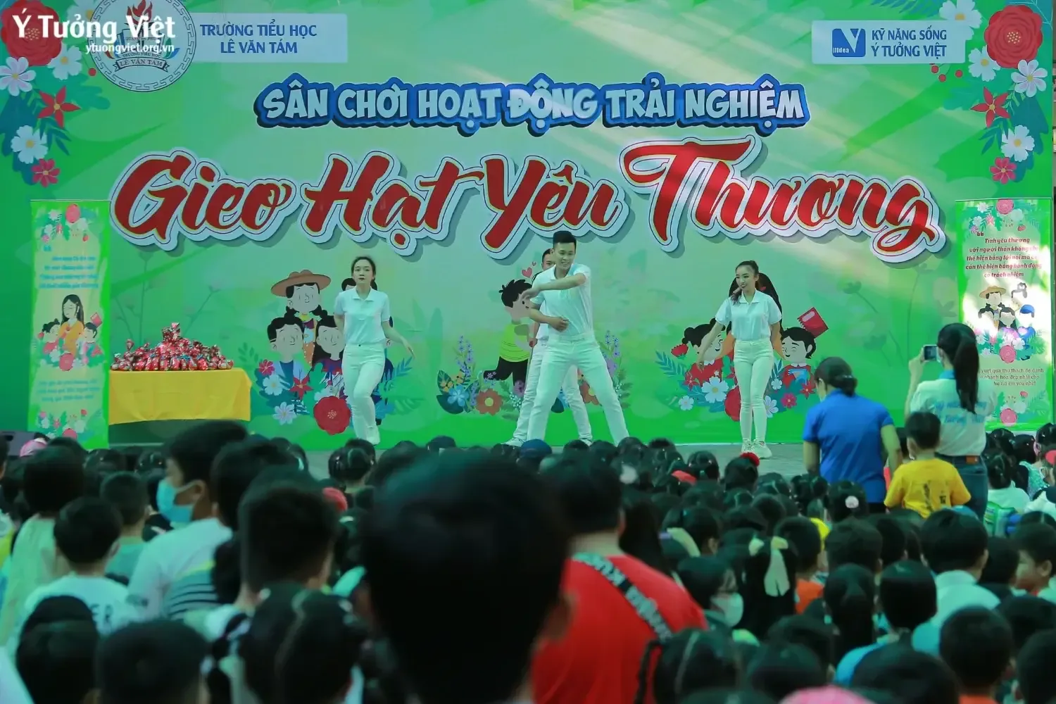Gieo hạt yêu thương - Gieo mầm hạnh phúc cùng các bạn nhỏ trường TH Lê Văn Tám