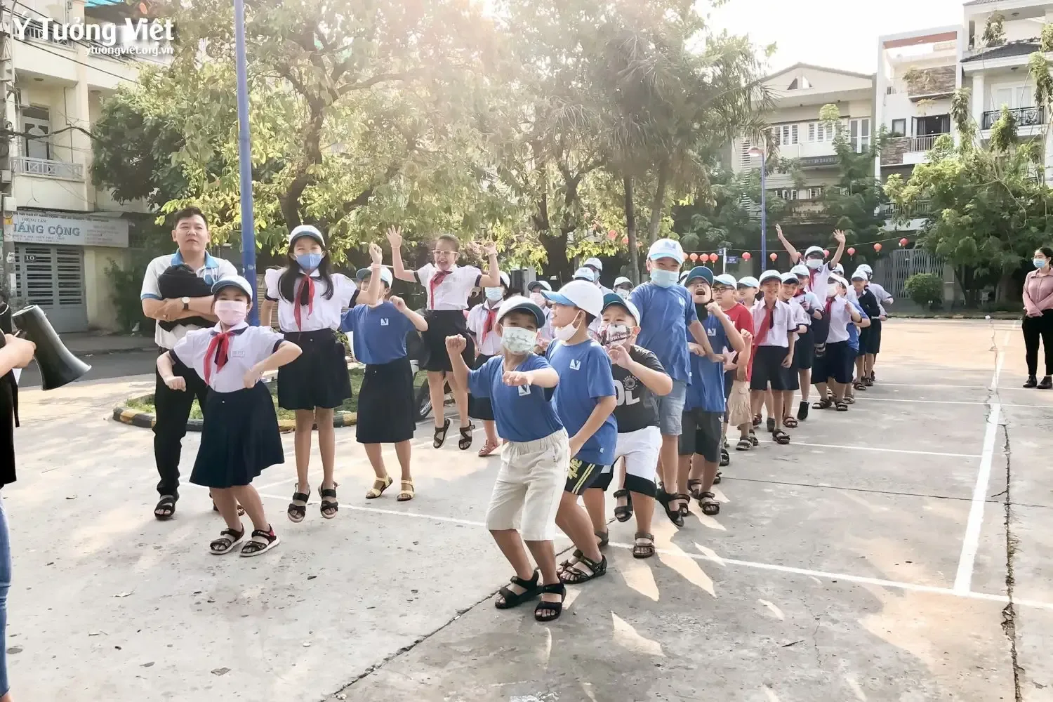 Ý Tưởng Việt - Trải nghiệm 'Một ngày làm phóng viên nhí'