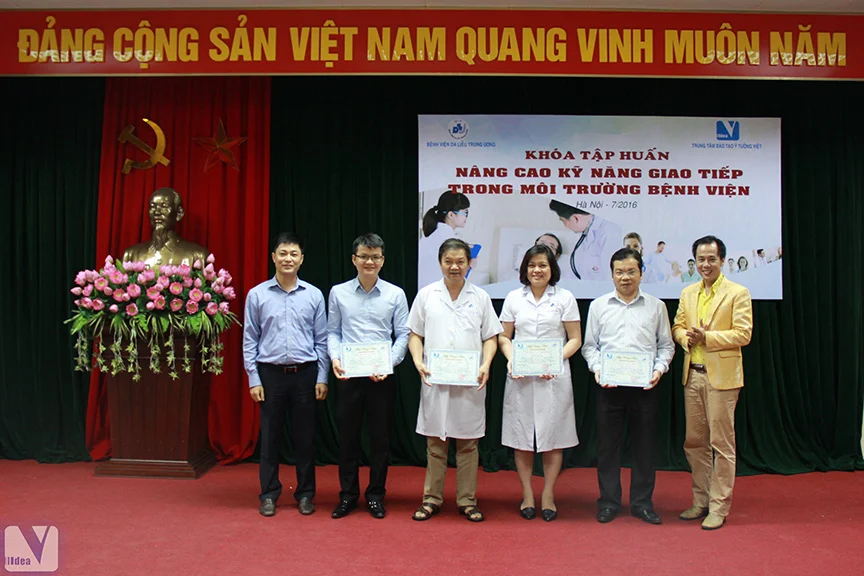 Benh Vien Da Lieu Trung Uong Nang Cao Ky Nang Giao Tiep Trong Moi Truong Benh Vien 6.webp