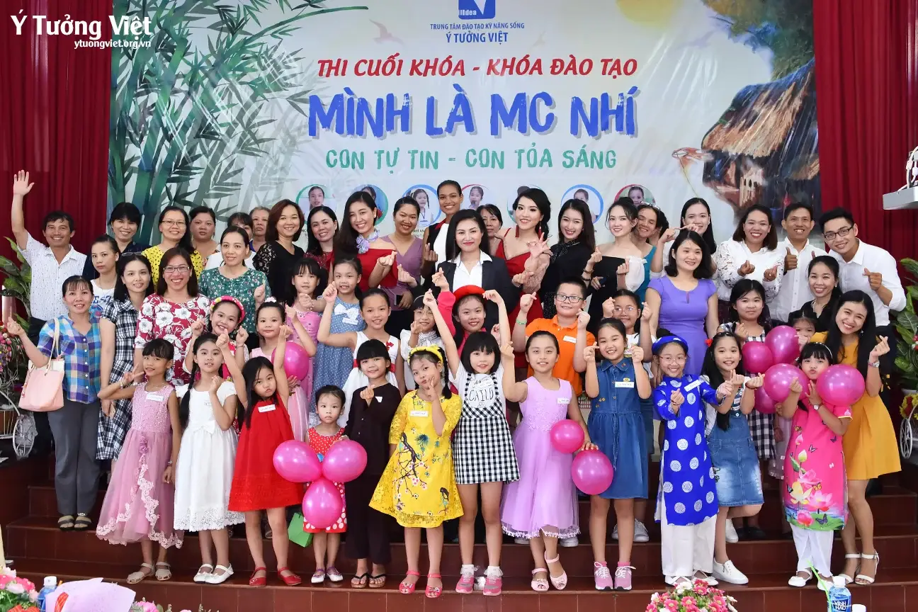 Khoa Dao Tao Mc Nhi Con Tu Tin Con Toa Sang 04.2018 13.webp