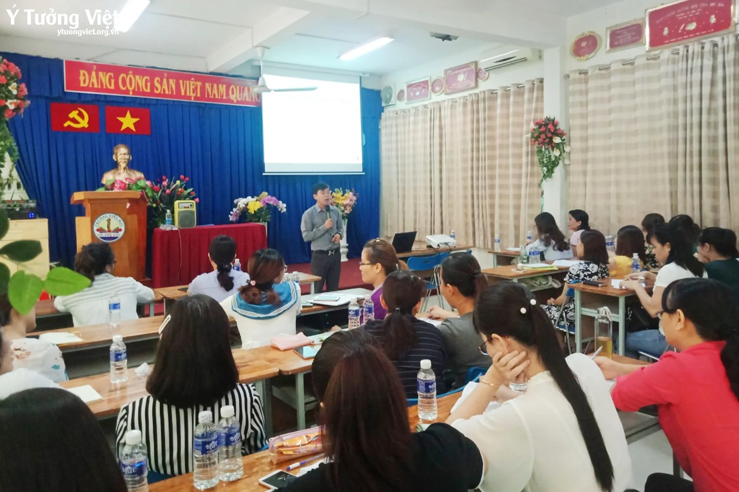 Th Vo Thi Sau Bao Cao Chuyen De Giao Vien Hanh Phuc 1.webp