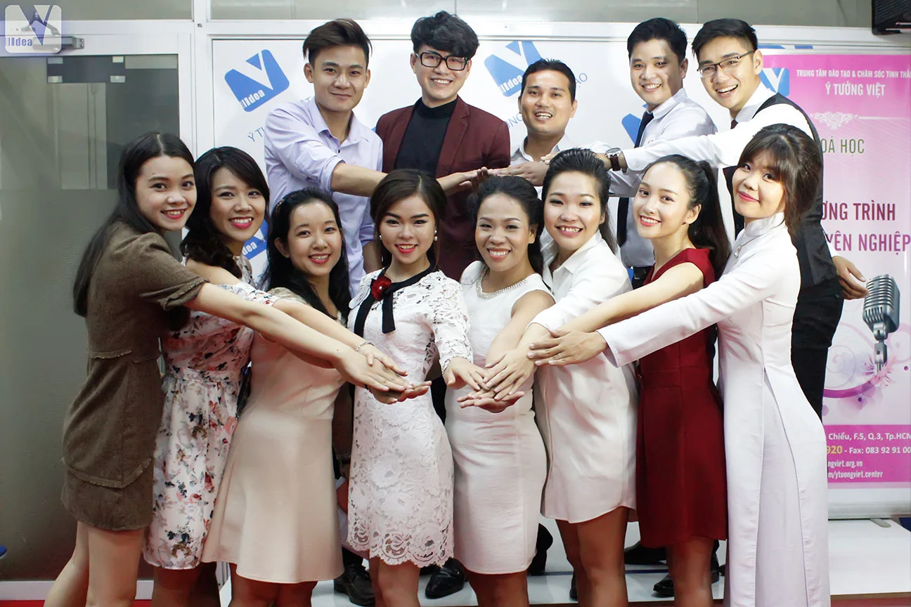 Thi Cuoi Khoa Khoa Dao Tao Mc Nguoi Dan Chuong Trinh Chuyen Nghiep 03.2017 2.webp