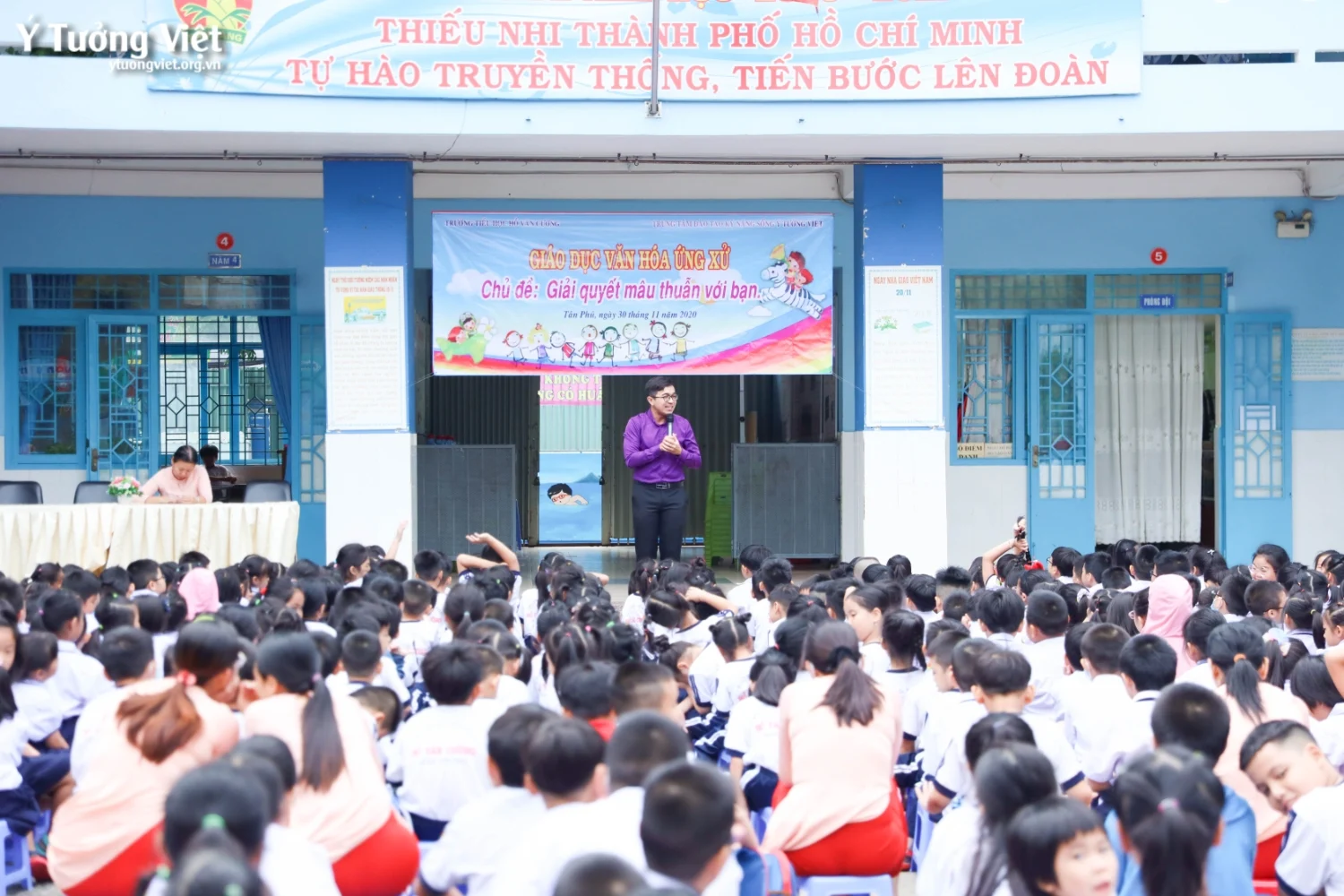 Truong Th Ho Van Cuong Giai Quyet Mau Thuan Voi Ban 1.webp